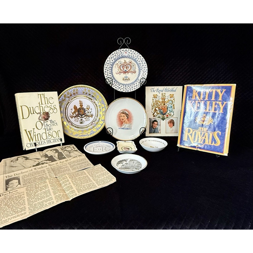 Royal Family Collectibles - 11 Items:Plates, Trinket Dishes,Books, C&D Betrothal - Picture 11 of 16